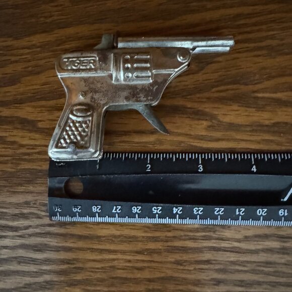 Tiger Brand Repeating Toy Gun - Picture 4 of 9